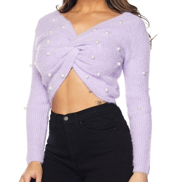 🎀LAST ONE🎀 Pearl Soft Crop Twist Sweater - Picture 4 of 8